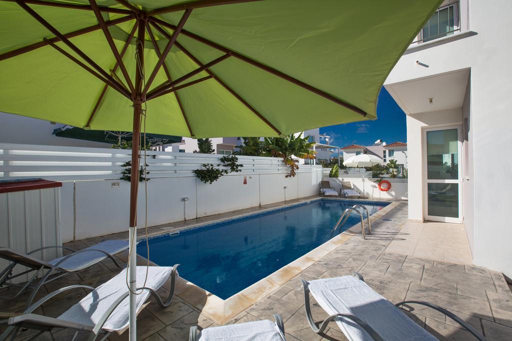 Avra Villas Παραλίμνι Δωμάτιο φωτογραφία