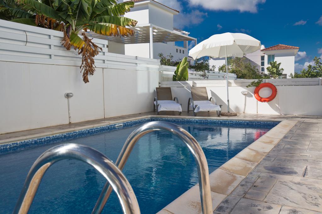Avra Villas Παραλίμνι Δωμάτιο φωτογραφία