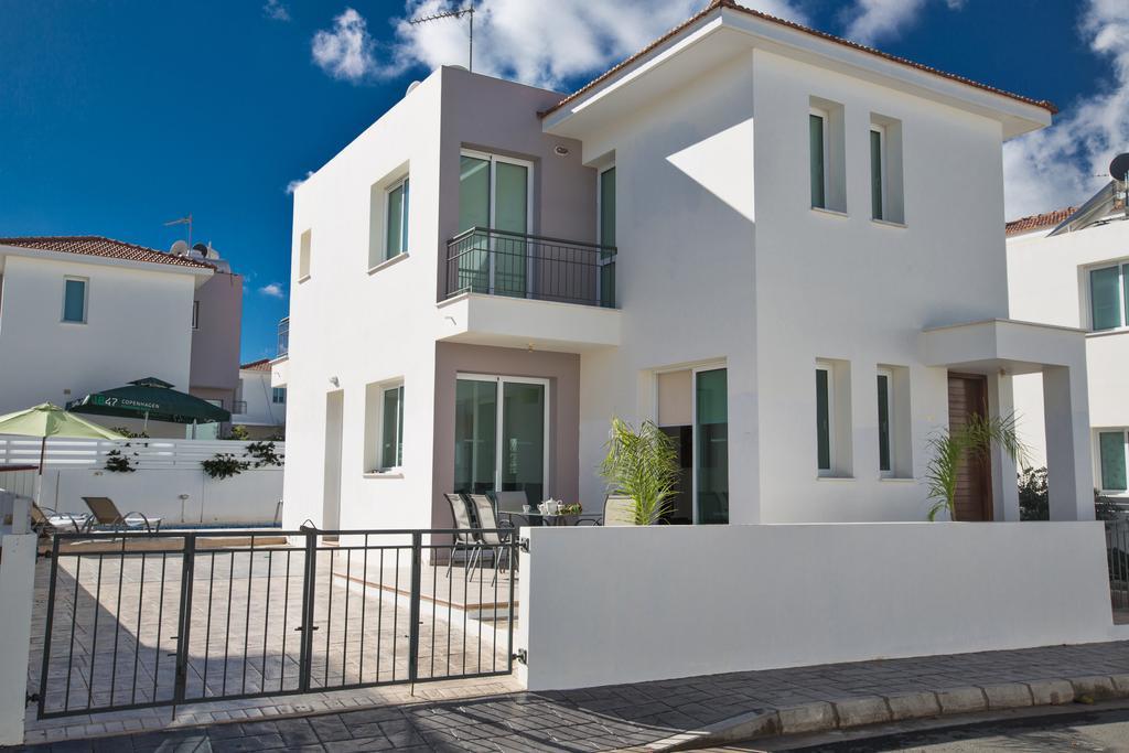 Avra Villas Παραλίμνι Δωμάτιο φωτογραφία