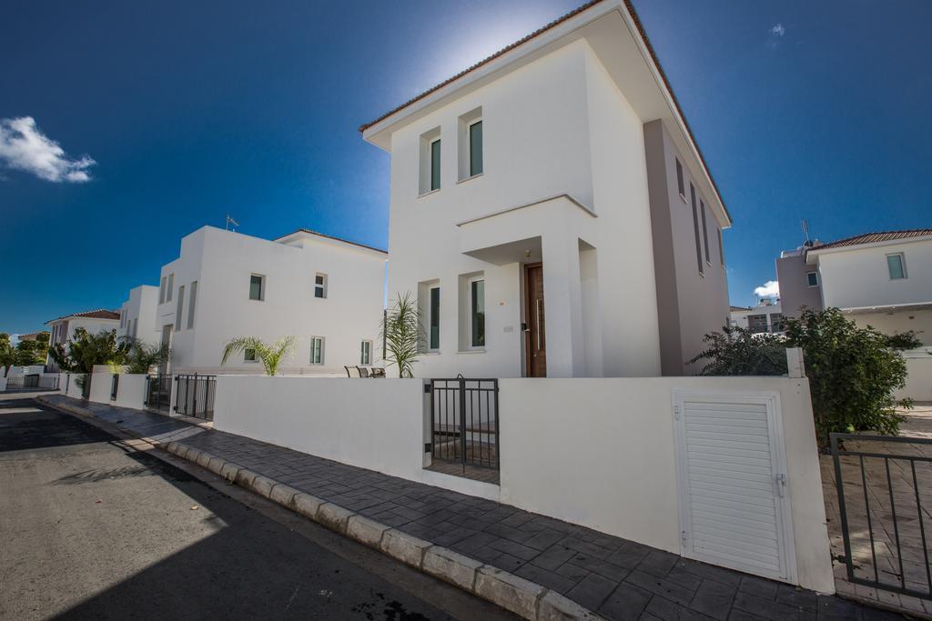 Avra Villas Παραλίμνι Δωμάτιο φωτογραφία