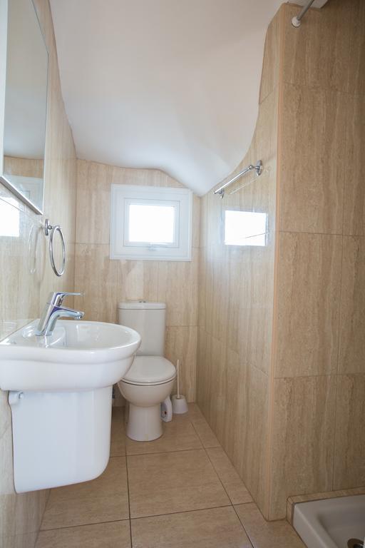 Avra Villas Παραλίμνι Δωμάτιο φωτογραφία