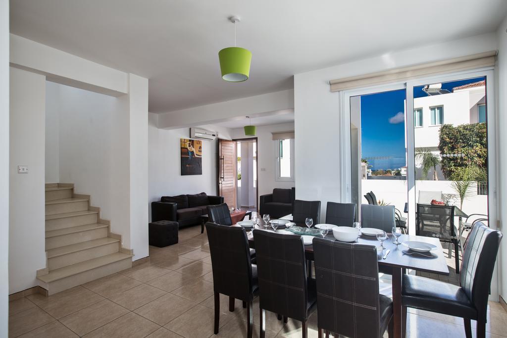 Avra Villas Παραλίμνι Δωμάτιο φωτογραφία