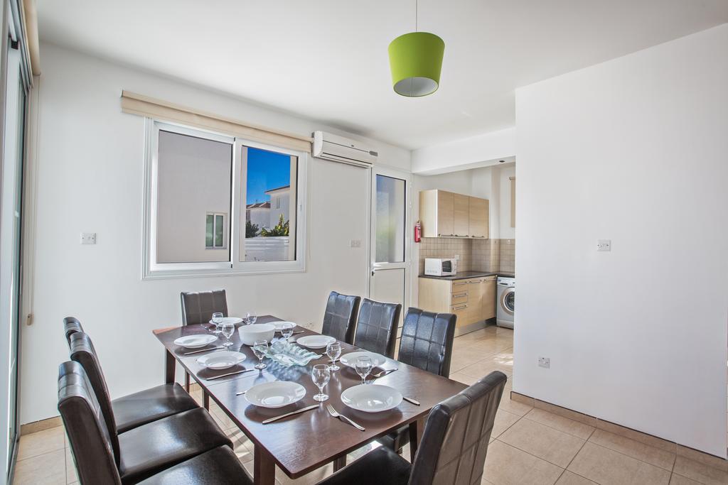 Avra Villas Παραλίμνι Δωμάτιο φωτογραφία