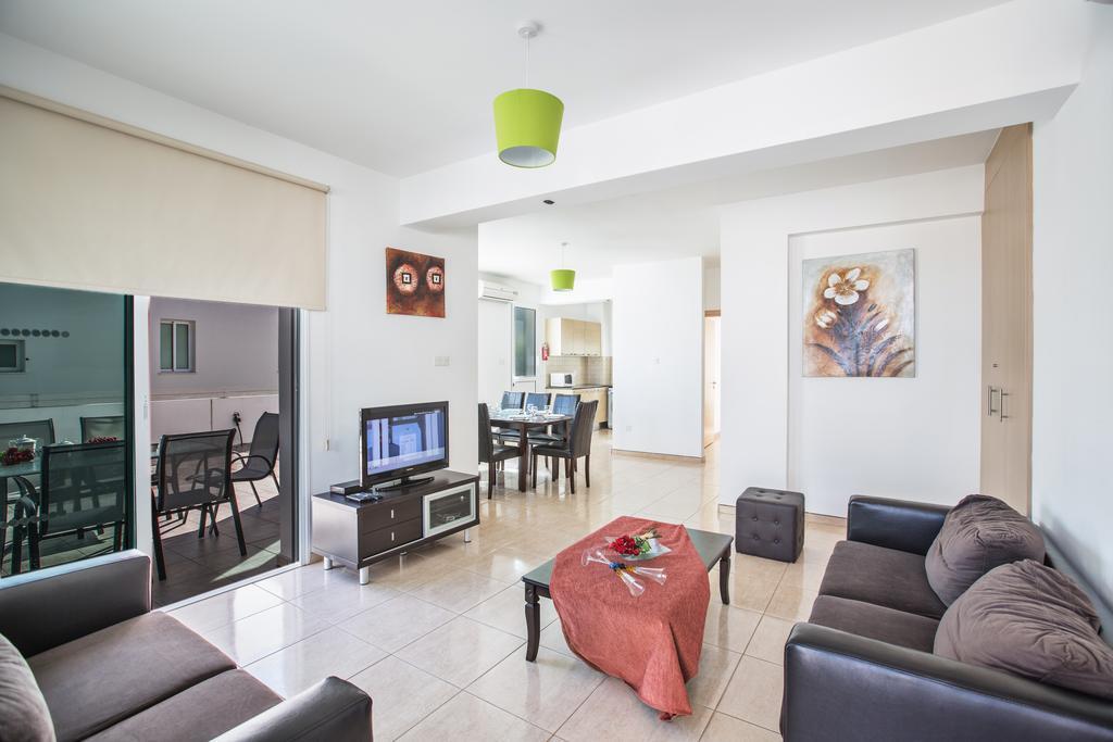 Avra Villas Παραλίμνι Δωμάτιο φωτογραφία