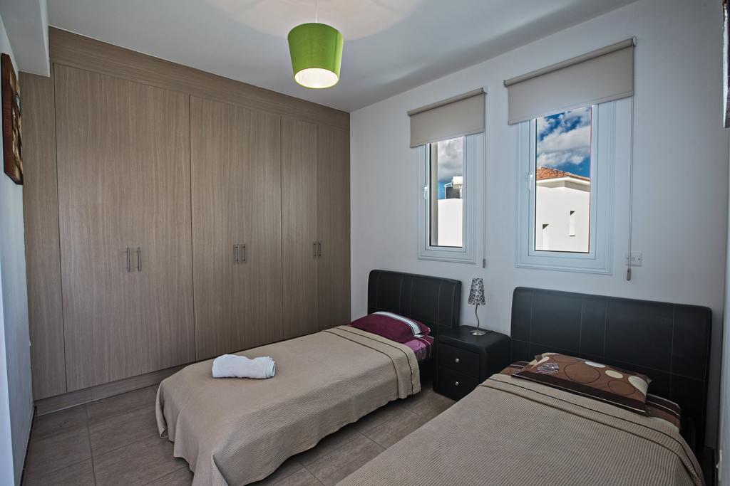 Avra Villas Παραλίμνι Δωμάτιο φωτογραφία