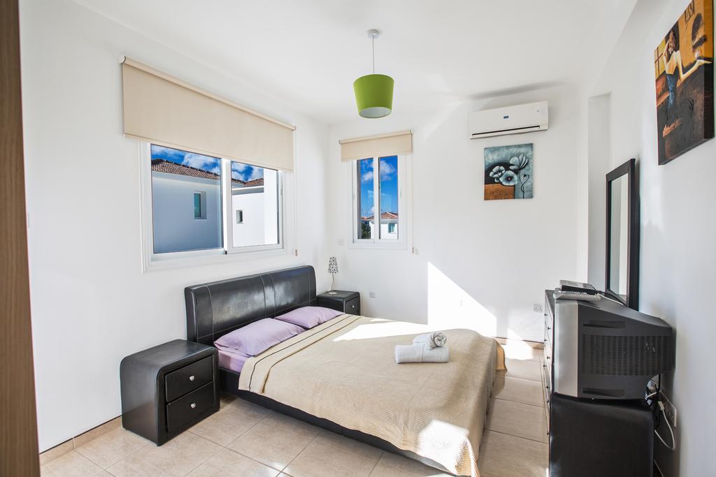 Avra Villas Παραλίμνι Δωμάτιο φωτογραφία
