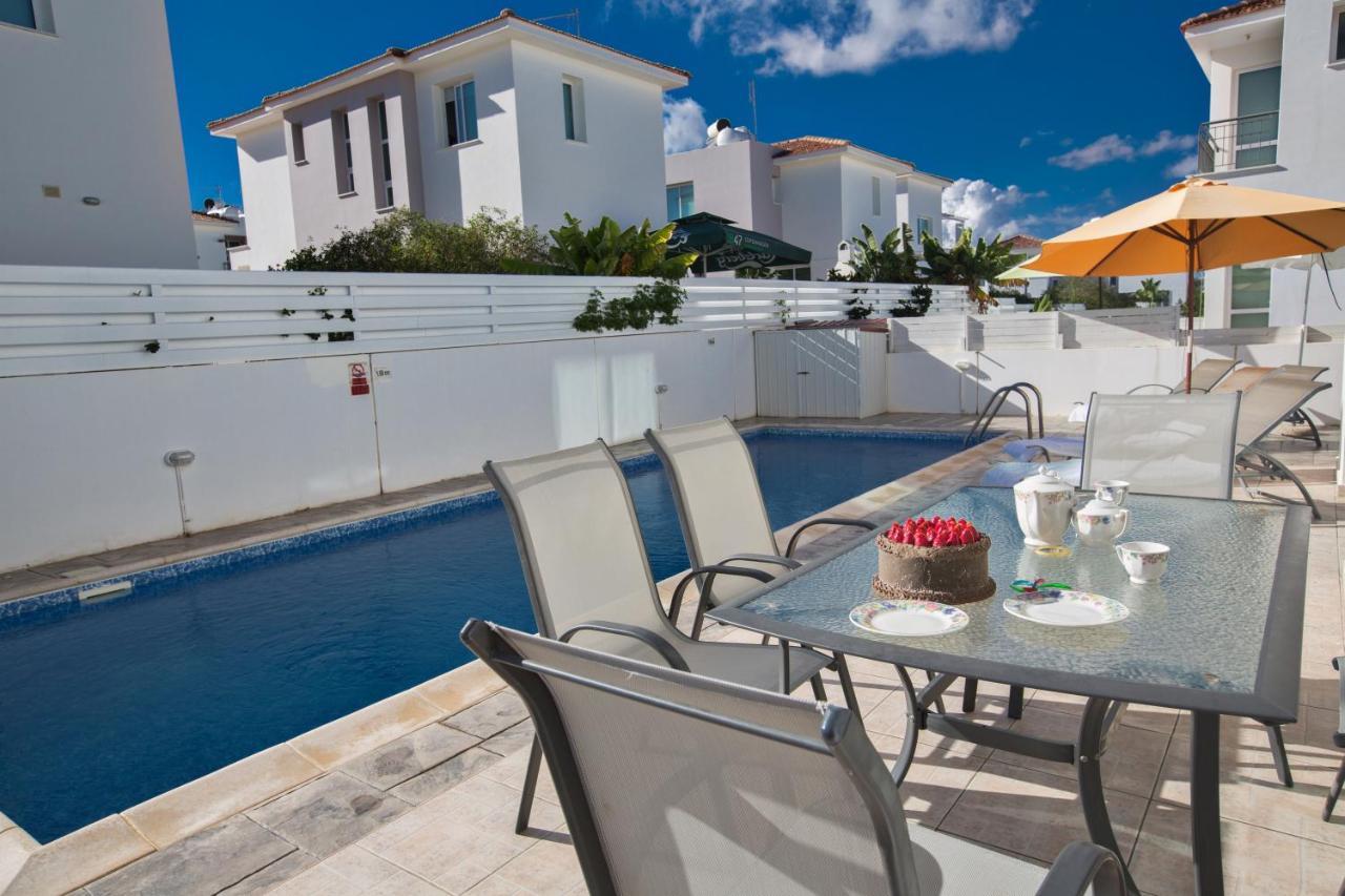 Avra Villas Παραλίμνι Εξωτερικό φωτογραφία