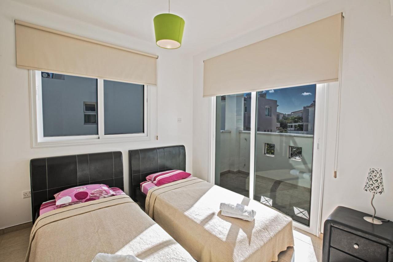 Avra Villas Παραλίμνι Εξωτερικό φωτογραφία